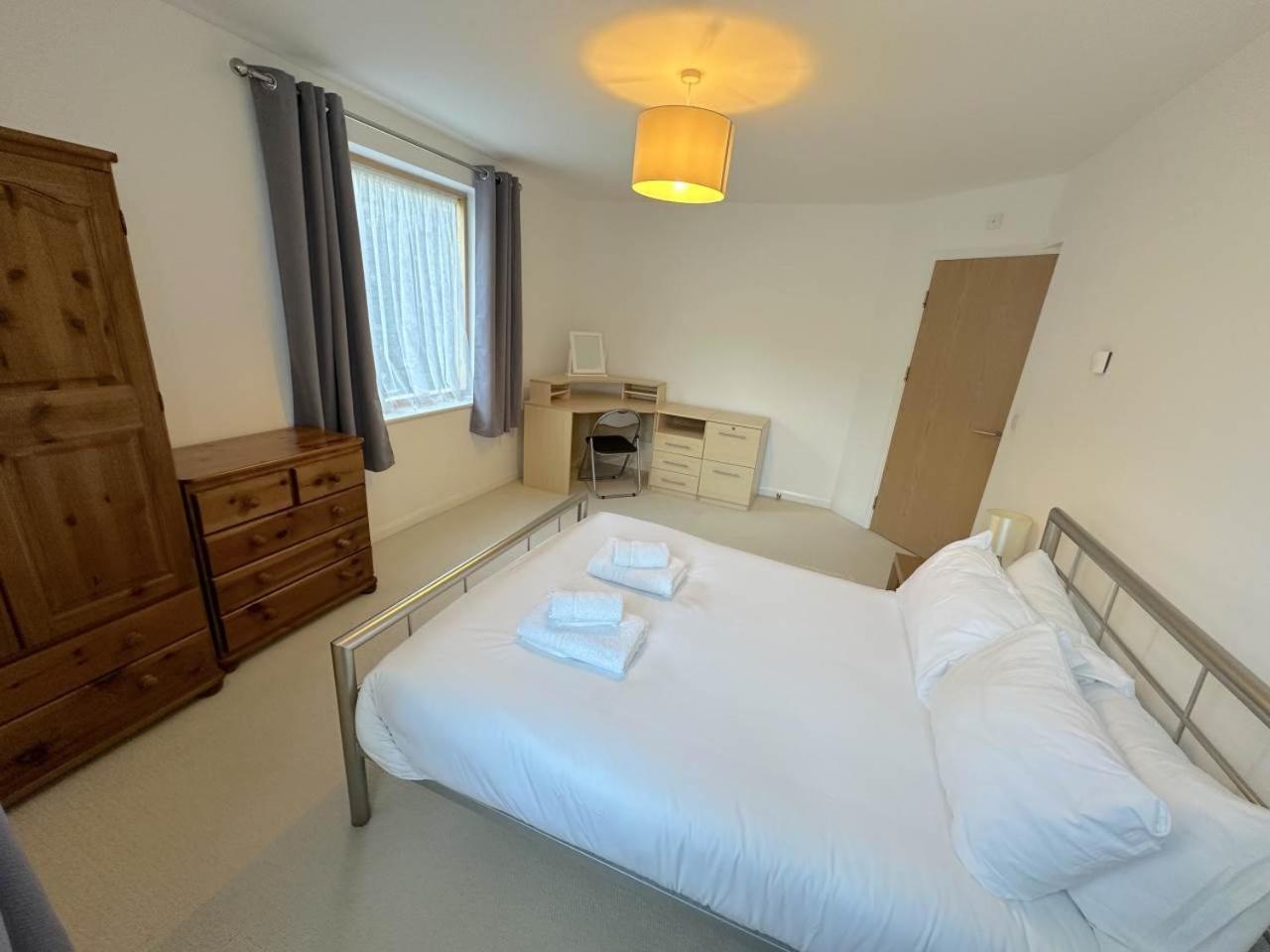 Parc Y Bryn Serviced Apartments Аберистуит Экстерьер фото