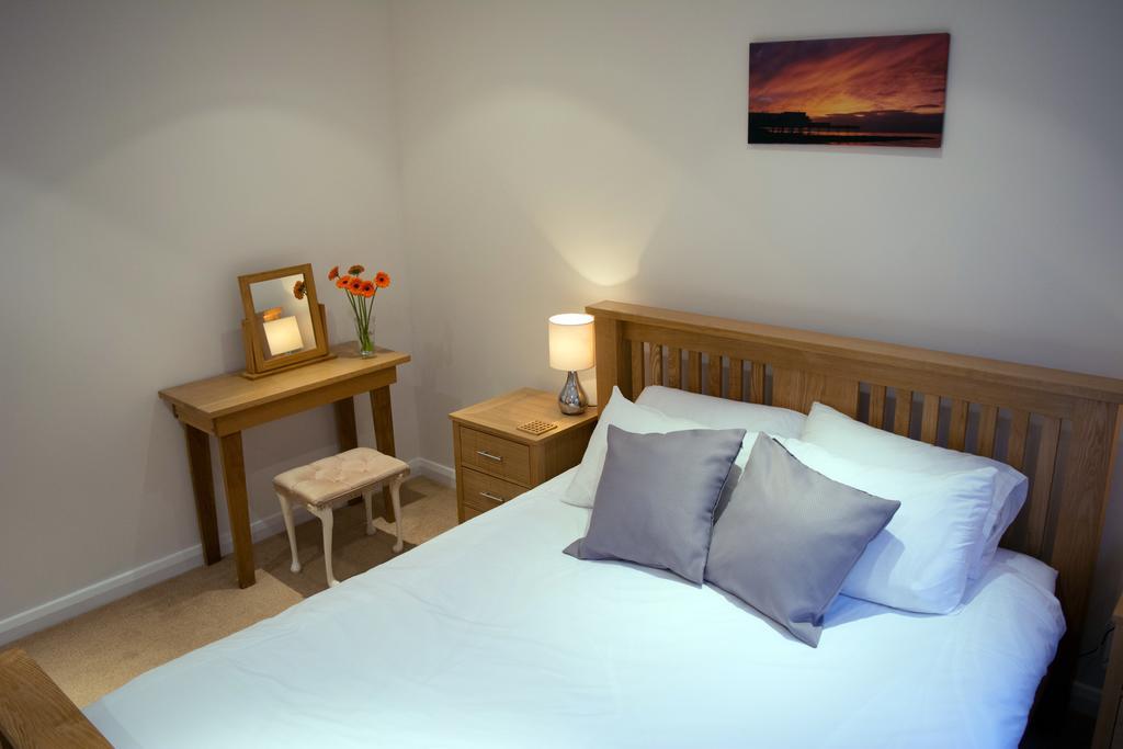 Parc Y Bryn Serviced Apartments Аберистуит Экстерьер фото