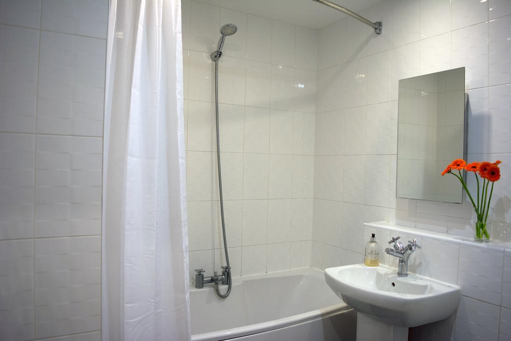 Parc Y Bryn Serviced Apartments Аберистуит Экстерьер фото