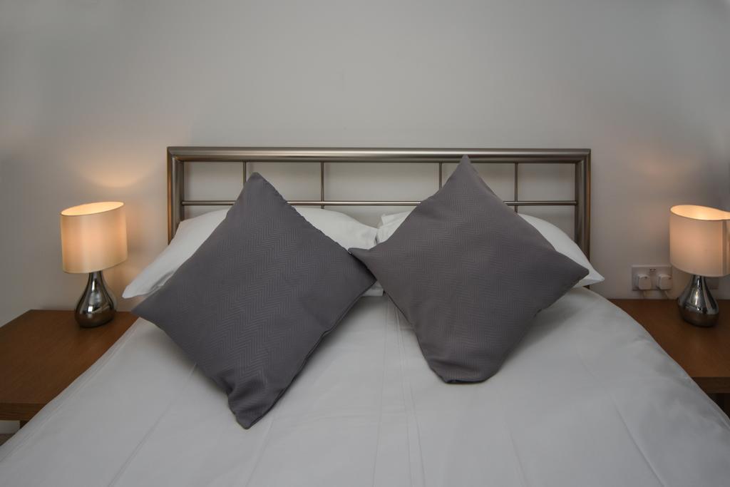 Parc Y Bryn Serviced Apartments Аберистуит Экстерьер фото