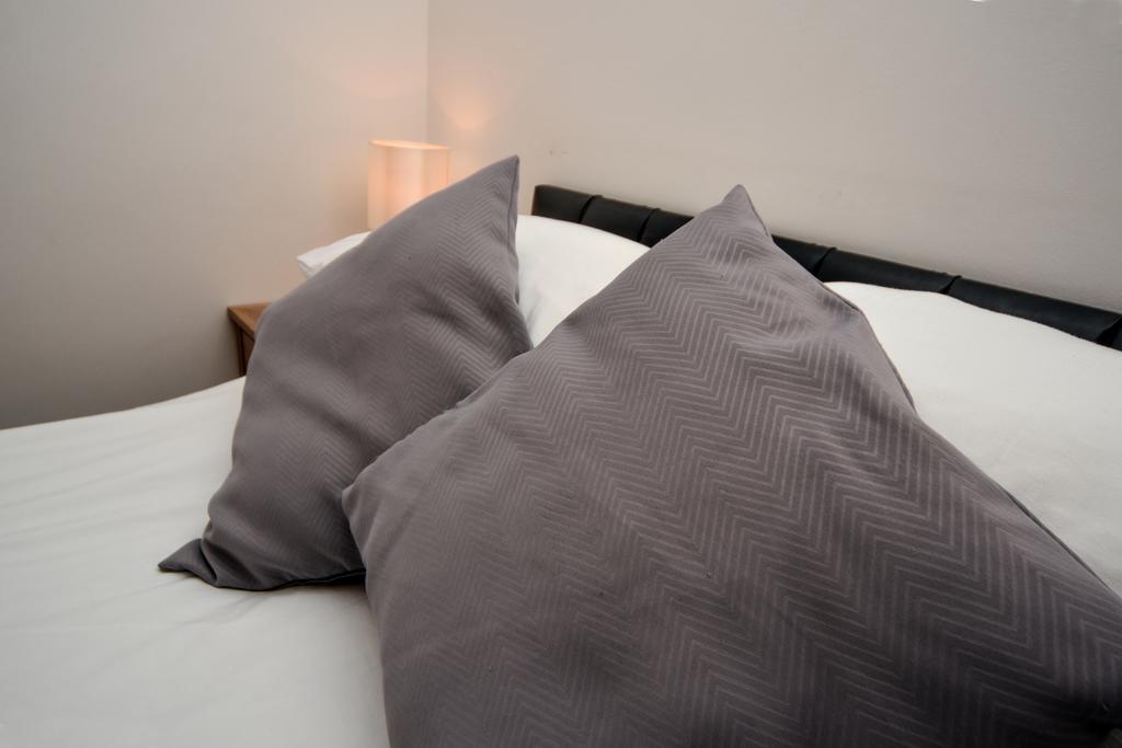 Parc Y Bryn Serviced Apartments Аберистуит Экстерьер фото